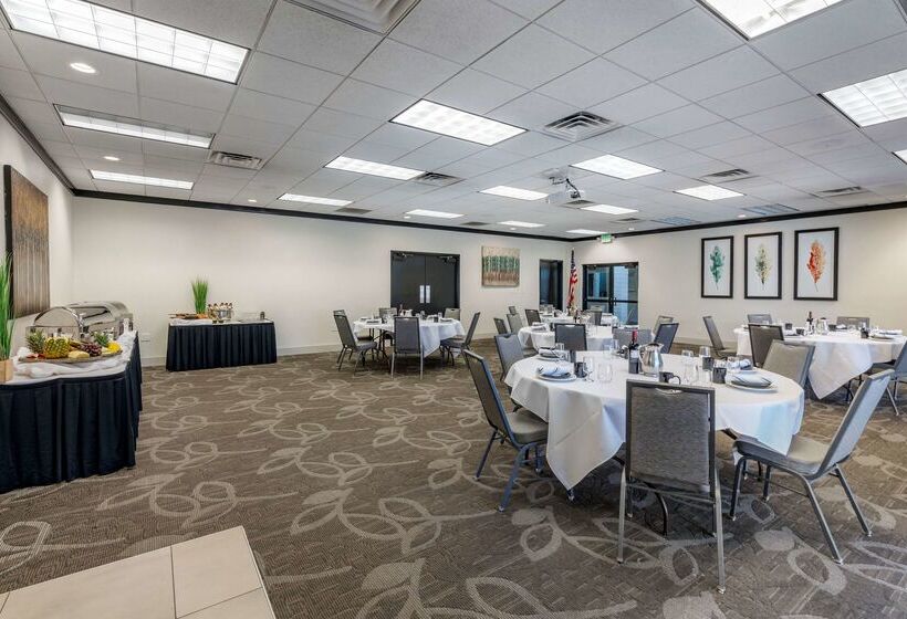 בית מלון כפרי Best Western Plus Hilltop Inn