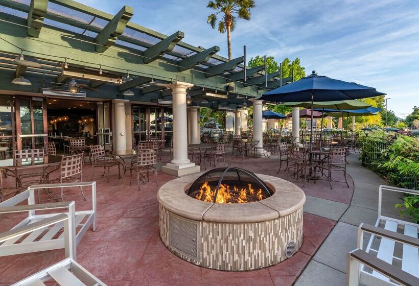 فندق Best Western Plus Hilltop Inn