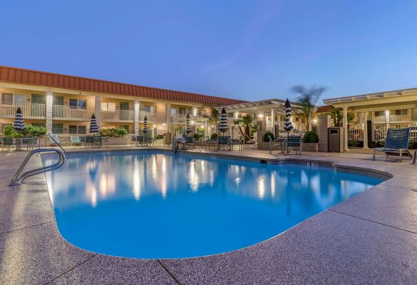 فندق Best Western Plus Hilltop Inn