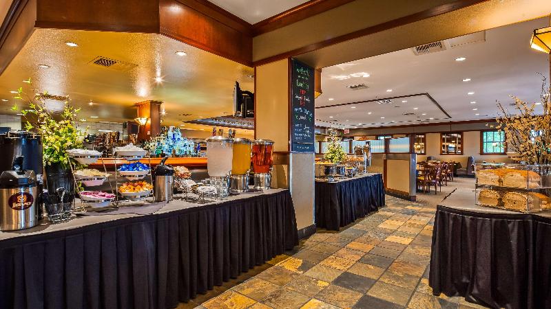 فندق Best Western Plus Hilltop Inn