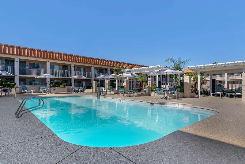 בית מלון כפרי Best Western Plus Hilltop Inn
