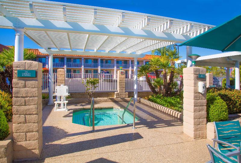 فندق Best Western Plus Hilltop Inn