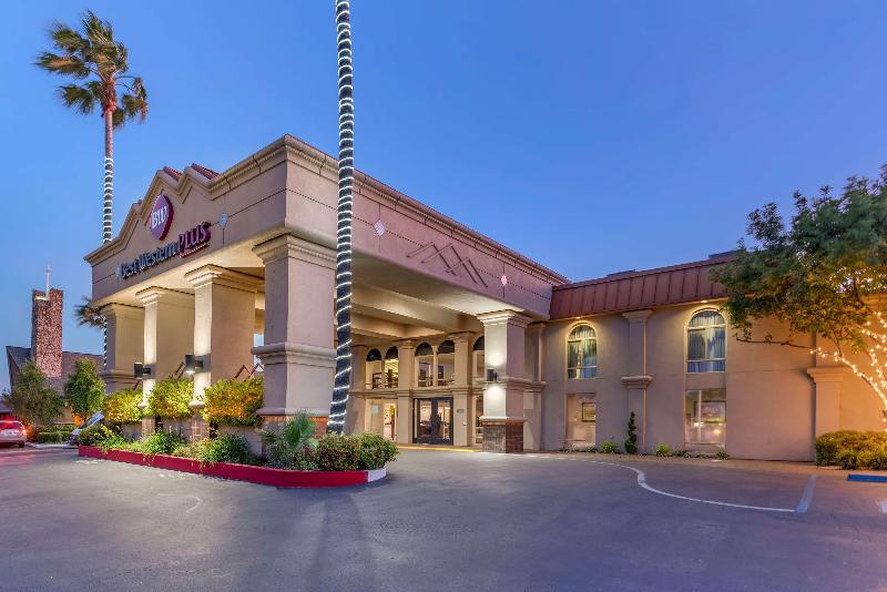 فندق Best Western Plus Hilltop Inn