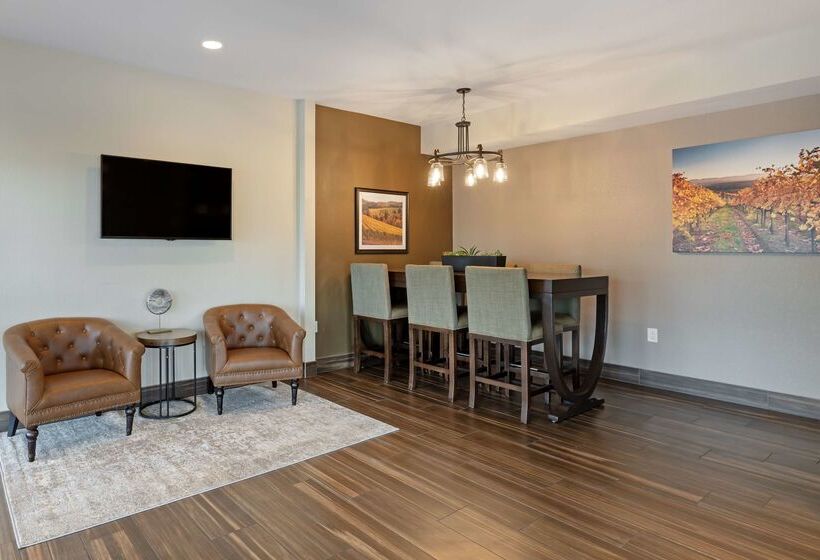 Отель Best Western Plus Inn At The Vines