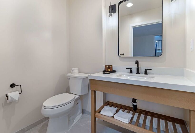 Отель Best Western Plus Inn At The Vines