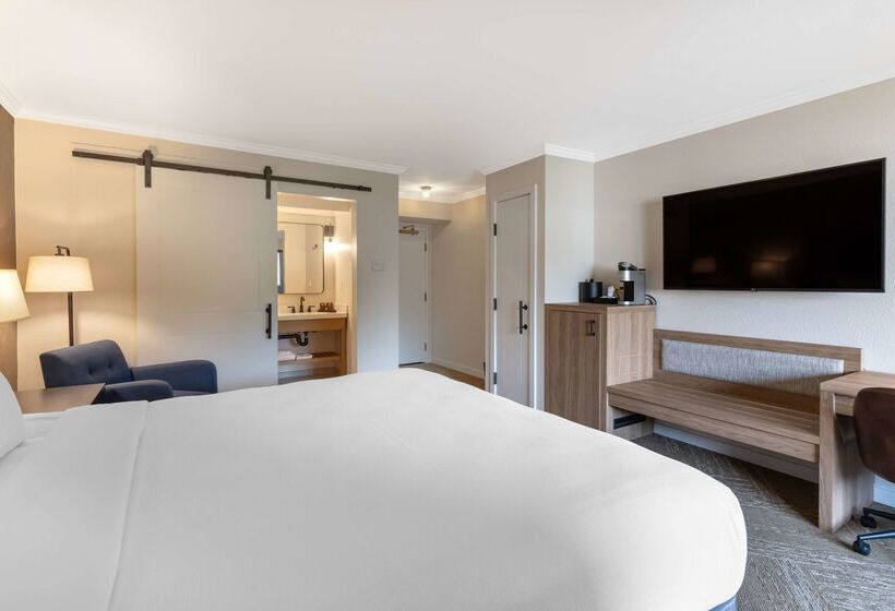 Отель Best Western Plus Inn At The Vines