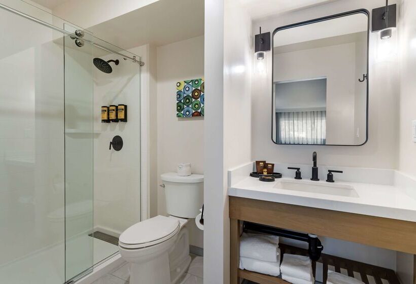 Отель Best Western Plus Inn At The Vines