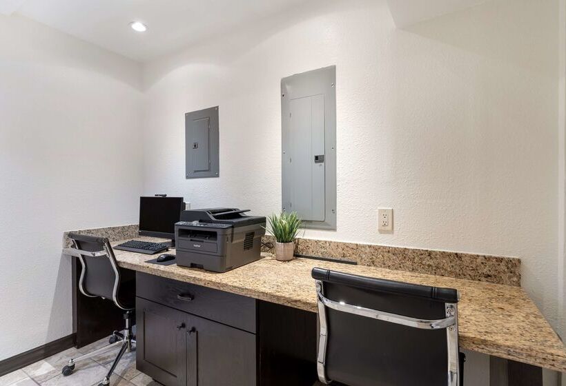 Отель Best Western Plus Inn At The Vines