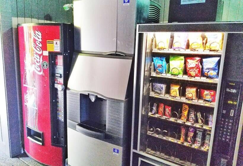 Отель Best Western Plus Inn At The Vines