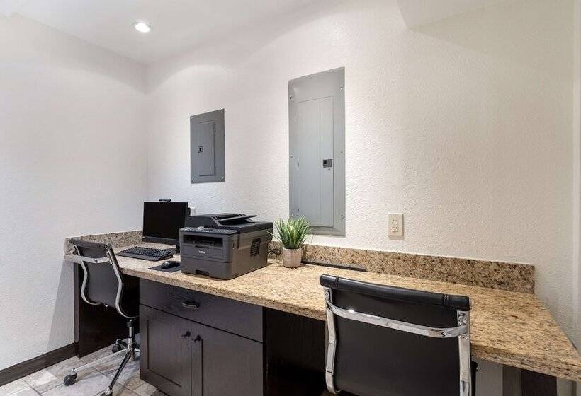 Отель Best Western Plus Inn At The Vines