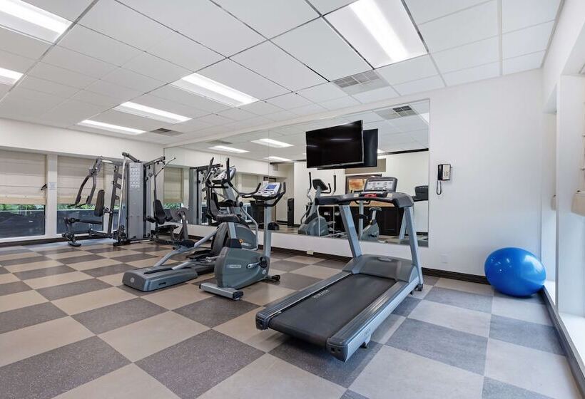 Отель Best Western Plus Inn At The Vines