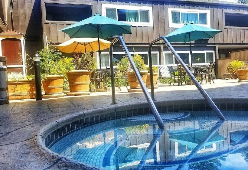 Отель Best Western Plus Inn At The Vines