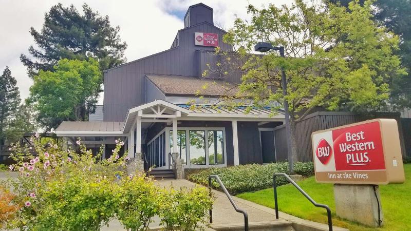 Отель Best Western Plus Inn At The Vines