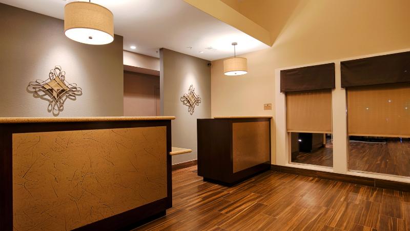 Отель Best Western Plus Inn At The Vines