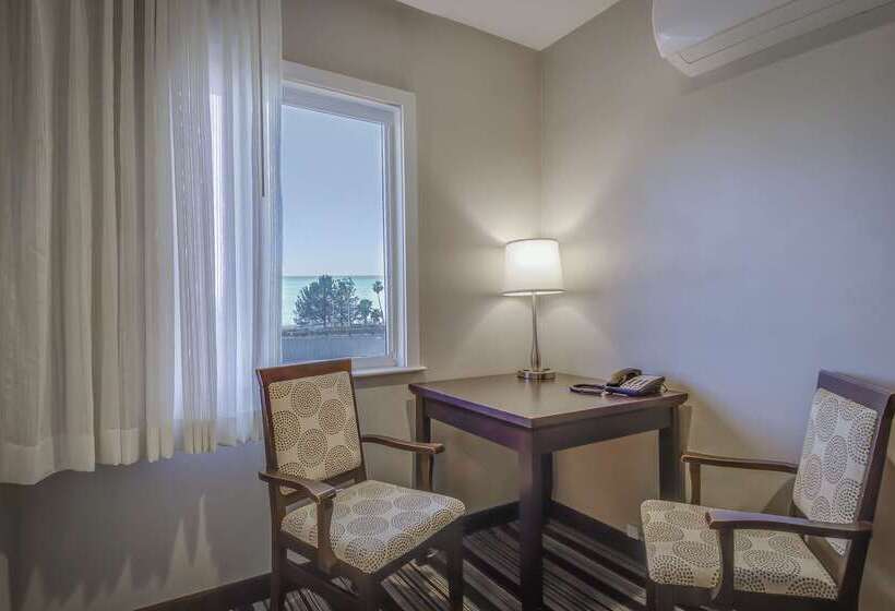 ホテル Best Western At Ventura Pier