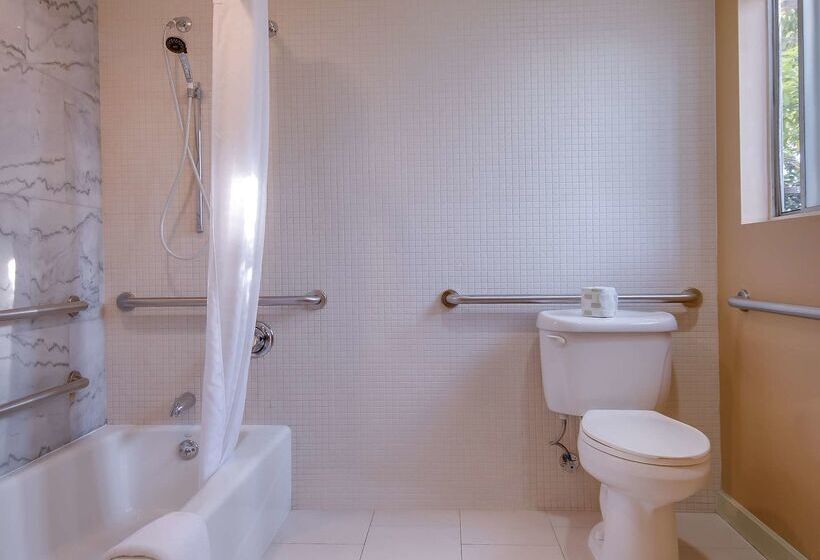 ホテル Best Western At Ventura Pier