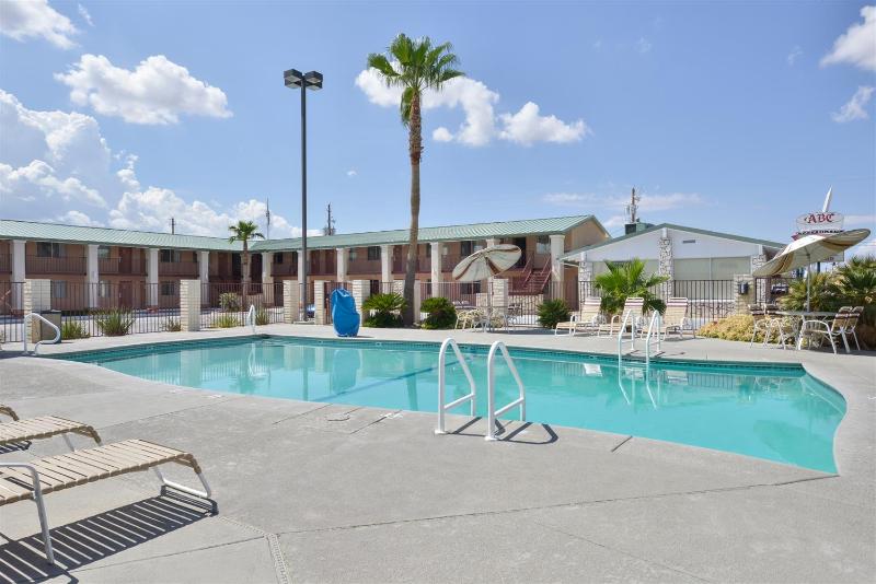 هتل Best Western Plus Kings Inn And Suites