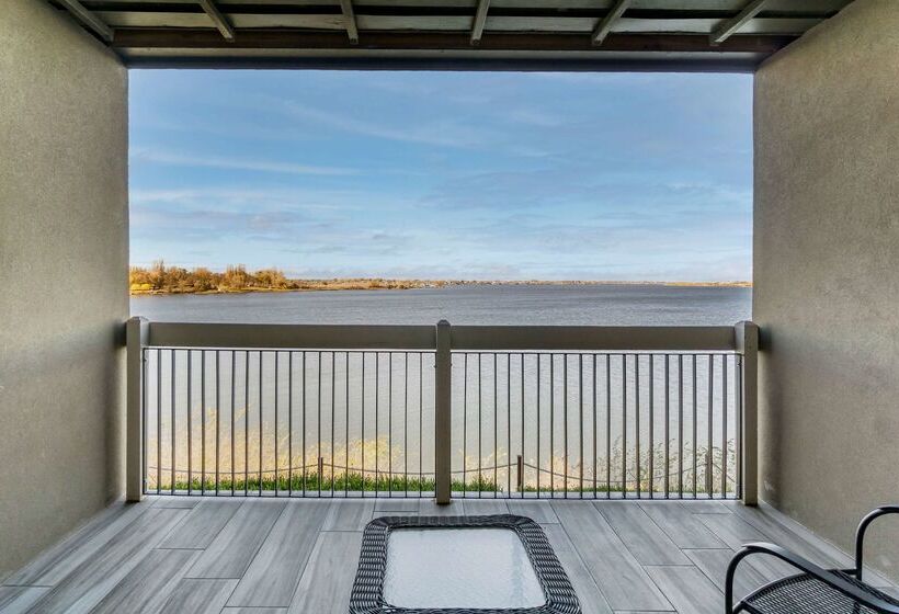 فندق Best Western Plus Lake Front