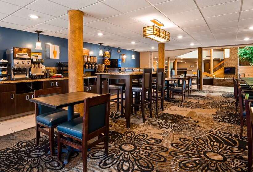 בית מלון כפרי Best Western Plus Landmark Inn