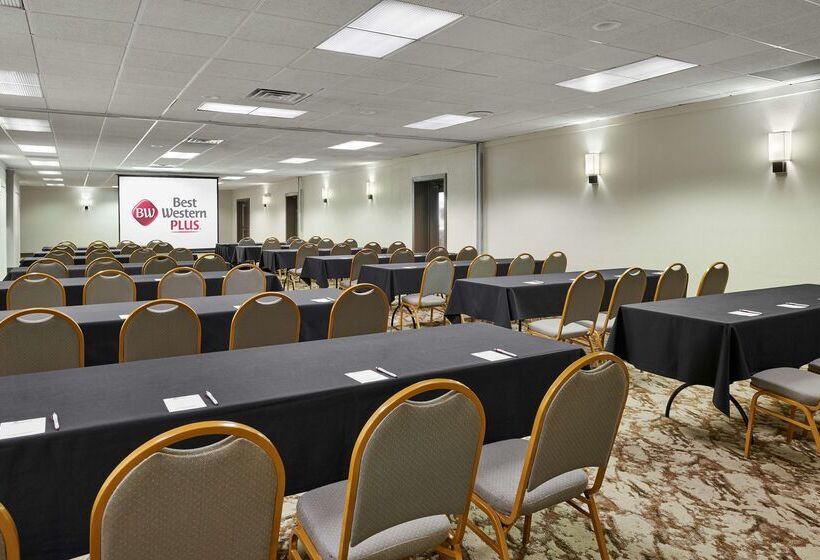 Best Western Plus Milwaukee Airport Hotel & Conference Center