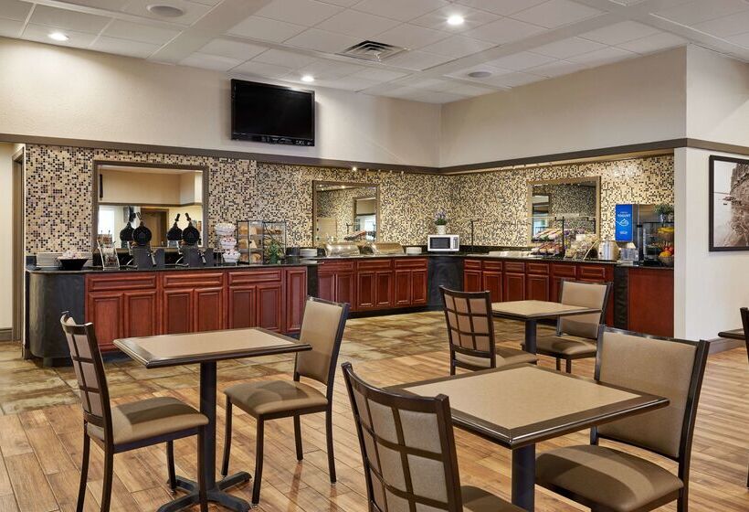 Best Western Plus Milwaukee Airport Hotel & Conference Center