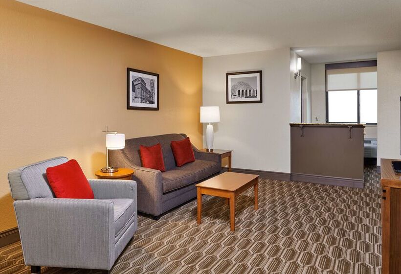 Best Western Plus Milwaukee Airport Hotel & Conference Center