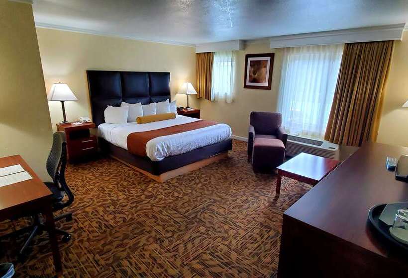 فندق Best Western Plus Northwoods Inn