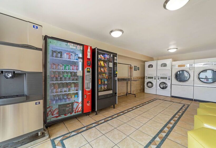 فندق Best Western Plus Northwoods Inn