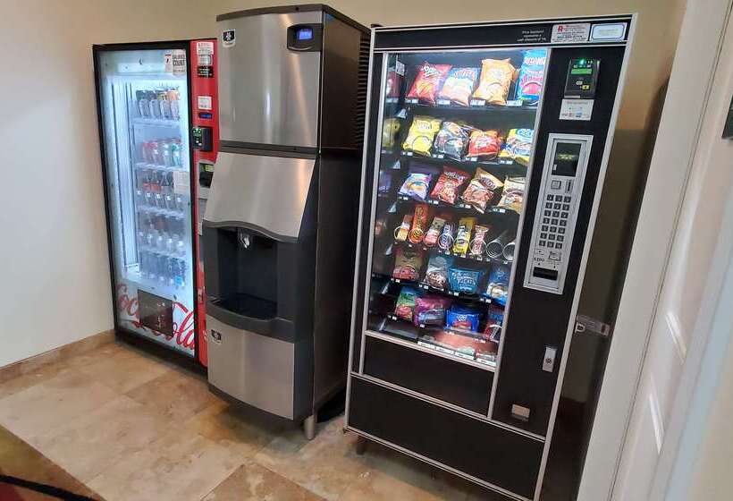 فندق Best Western Plus Northwoods Inn