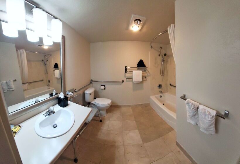 فندق Best Western Plus Northwoods Inn