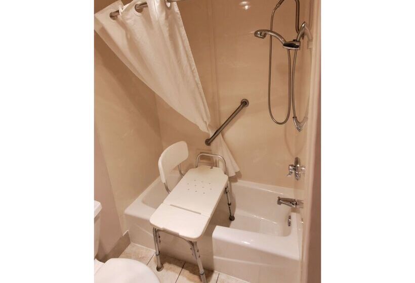 فندق Best Western Plus Northwoods Inn