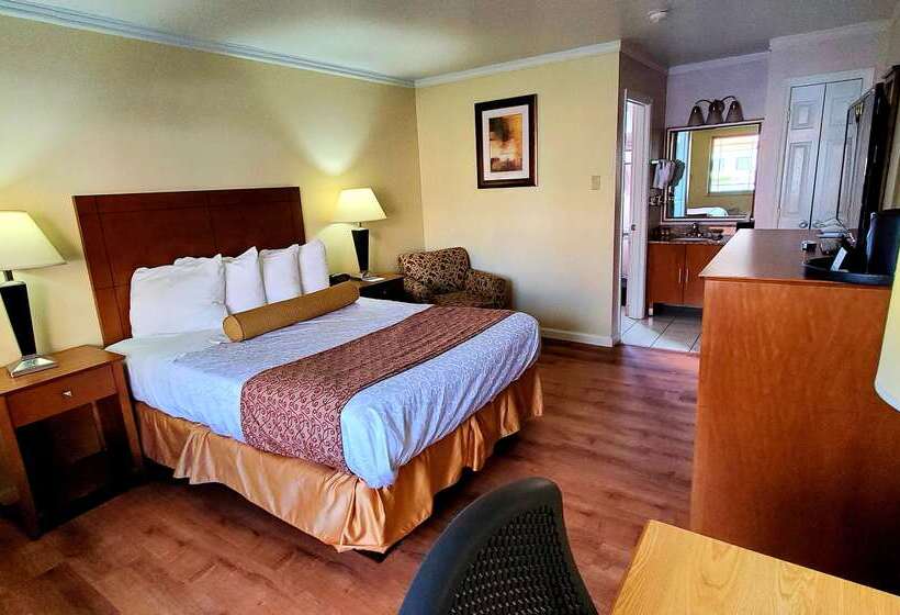 فندق Best Western Plus Northwoods Inn
