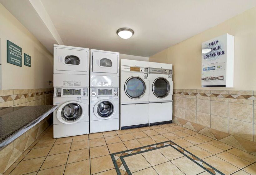 فندق Best Western Plus Northwoods Inn