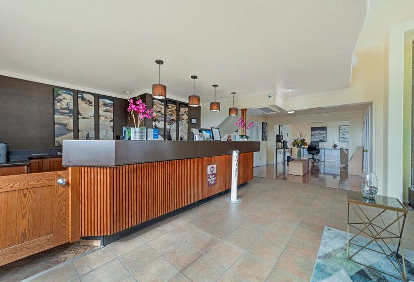 فندق Best Western Plus Northwoods Inn