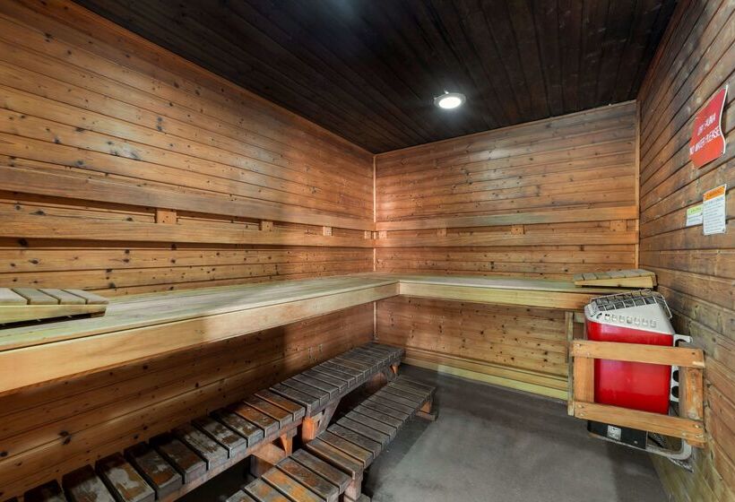 فندق Best Western Plus Northwoods Inn