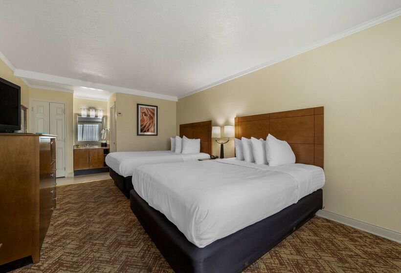 فندق Best Western Plus Northwoods Inn