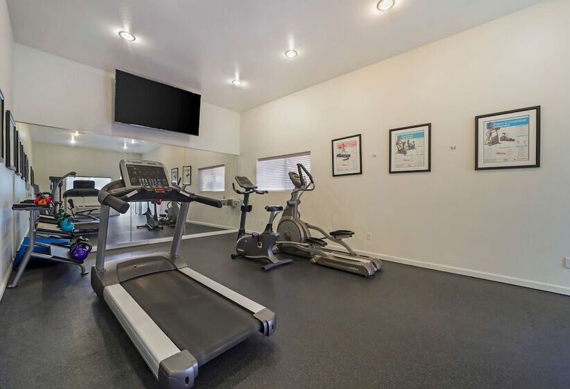 فندق Best Western Plus Northwoods Inn