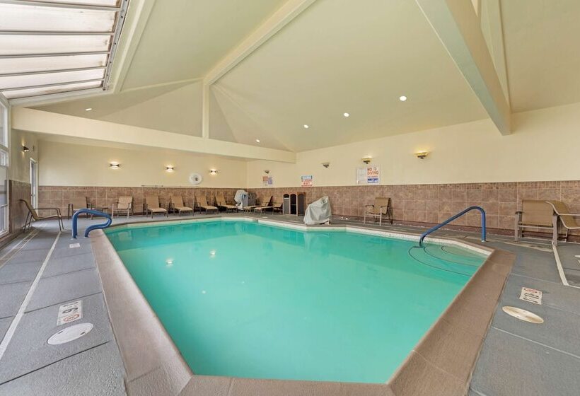 فندق Best Western Plus Northwoods Inn