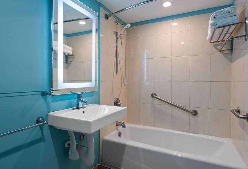 هتل Best Western Plus Oceanside Inn