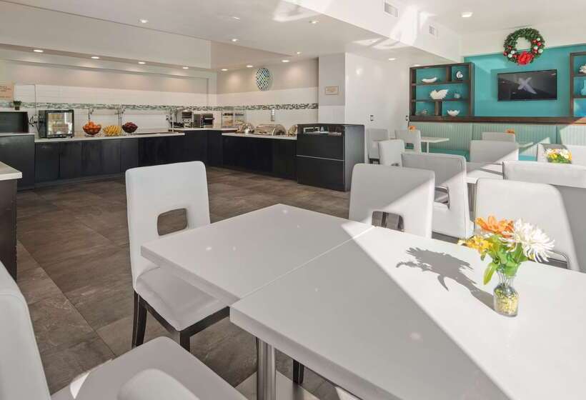 هتل Best Western Plus Oceanside Inn