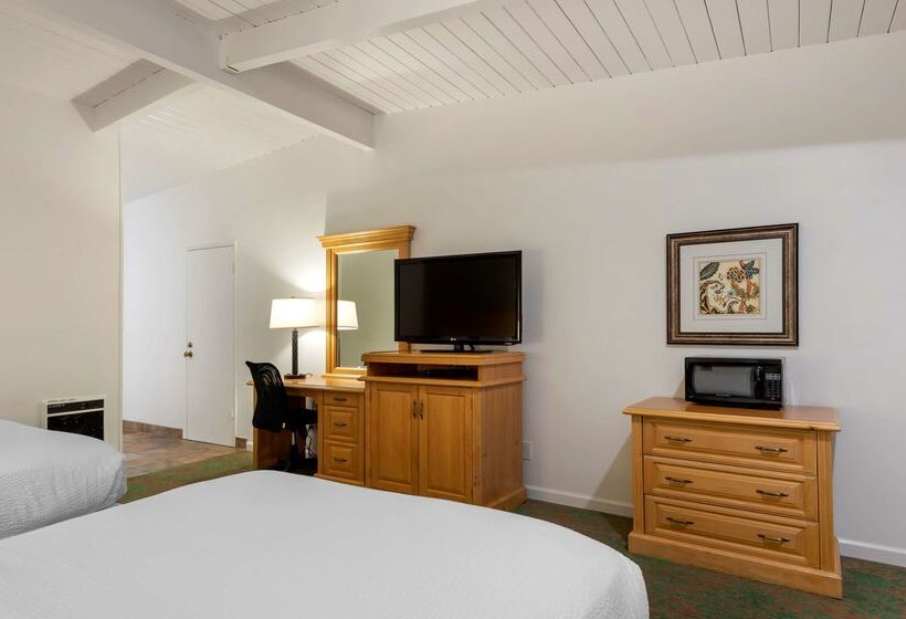 בית מלון כפרי Best Western Plus Santa Barbara