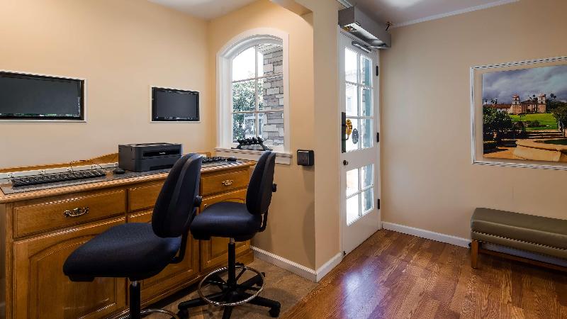 בית מלון כפרי Best Western Plus Santa Barbara