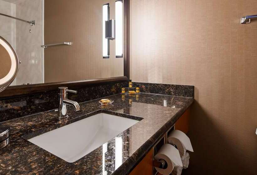 فندق Best Western Plus Superior Inn