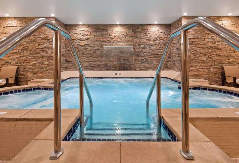 ホテル Best Western Plus Superior Inn