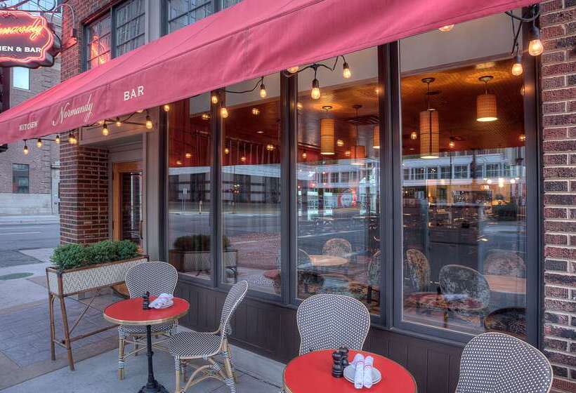 호텔 Best Western Plus The Normandy Inn & Suites