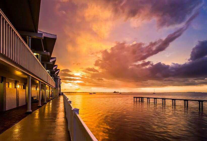 ホテル Best Western Plus Yacht Harbor Inn