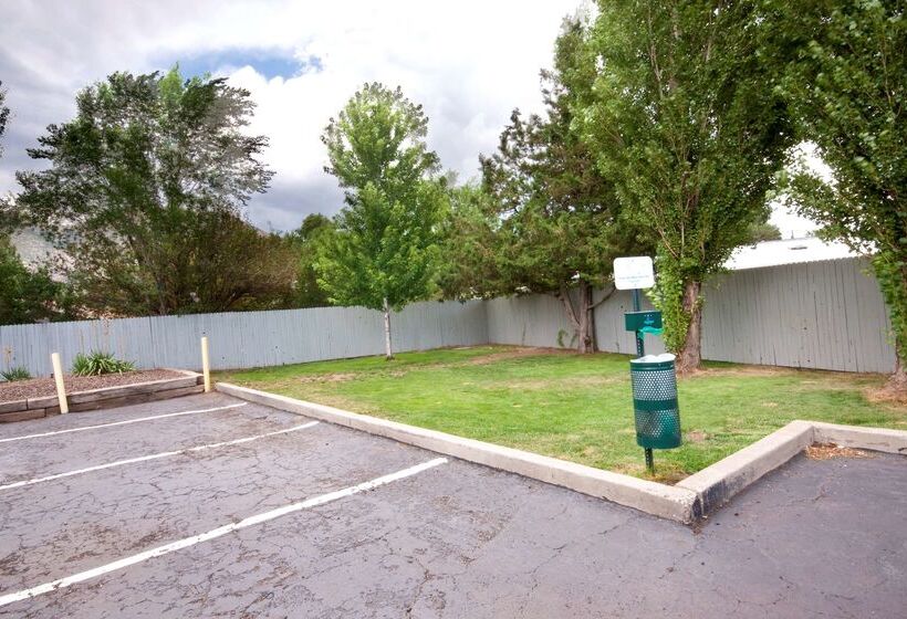 هتل Best Western Pony Soldier Inn & Suites