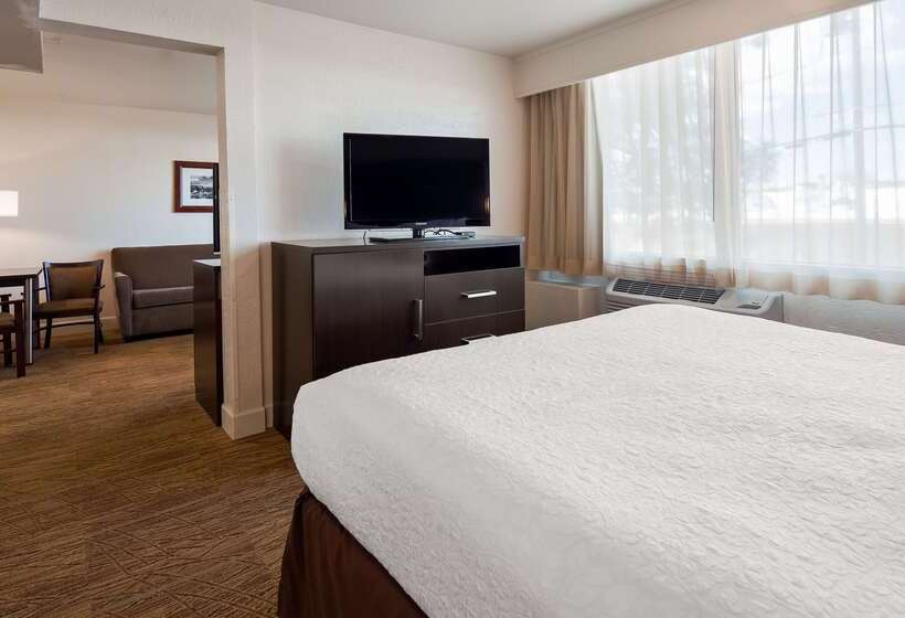 هتل Best Western Pony Soldier Inn & Suites