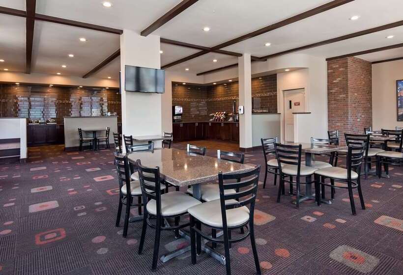 هتل Best Western Pony Soldier Inn & Suites