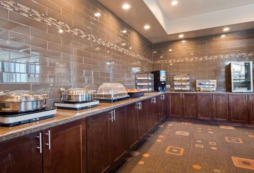 هتل Best Western Pony Soldier Inn & Suites